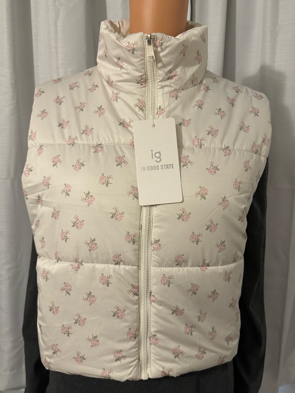 Cute In Good State size M off white pink floral zip front puffer vest new